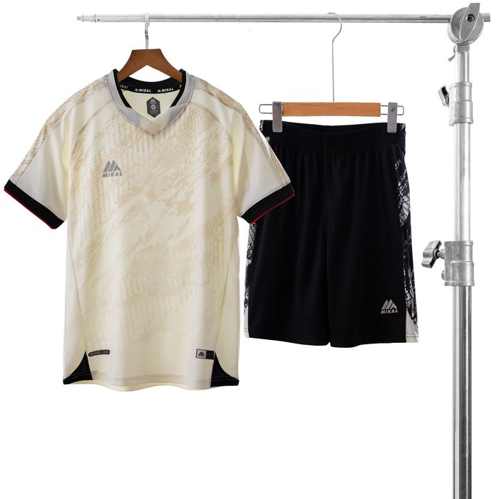 Quần áo Mikal Ravid (K1) - ảnh